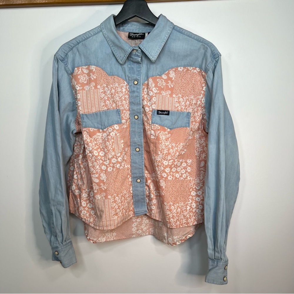 Wrangler Light Blue Denim Shirt with Peach Floral Panels Women’s Medium